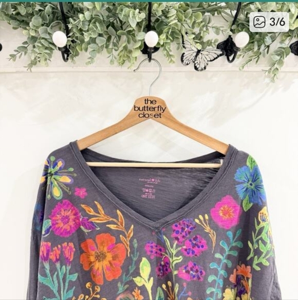 NWT Natural Life One Size Easy V Neck Tee Vibrant Floral Print Long Sleeves - Picture 3 of 6
